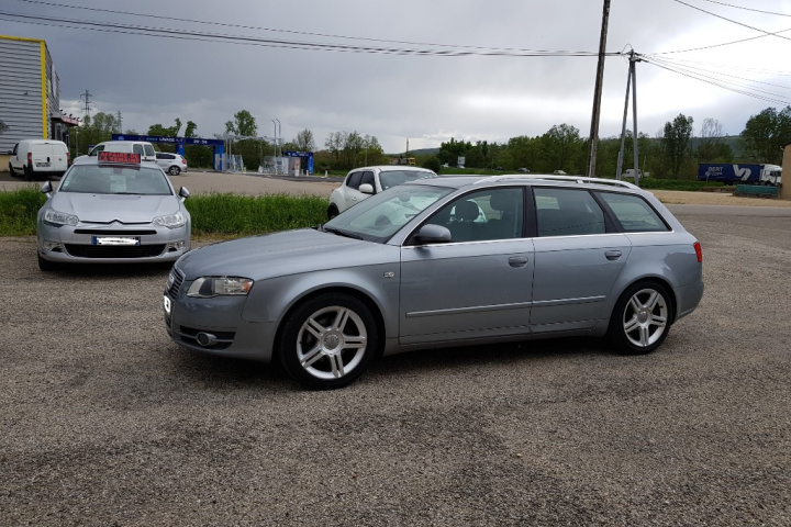 AUDI A4 AVANT