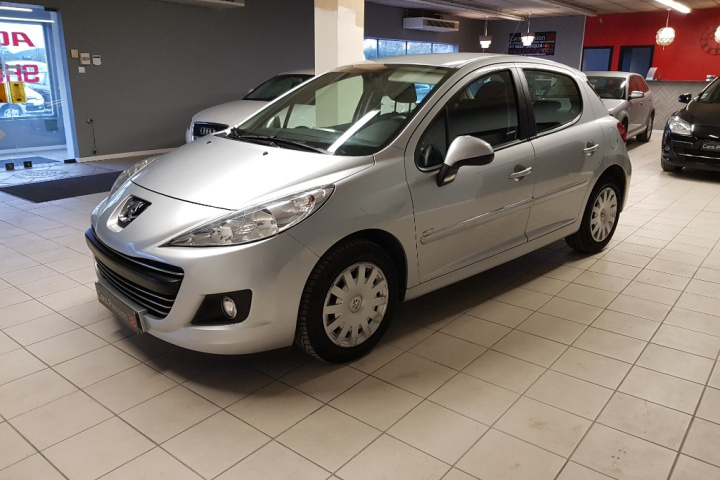 PEUGEOT 207